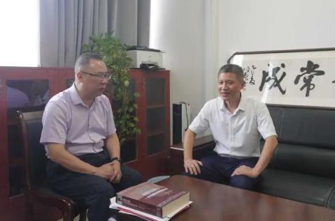【资讯】校领导教师节走访慰问图书馆教职工